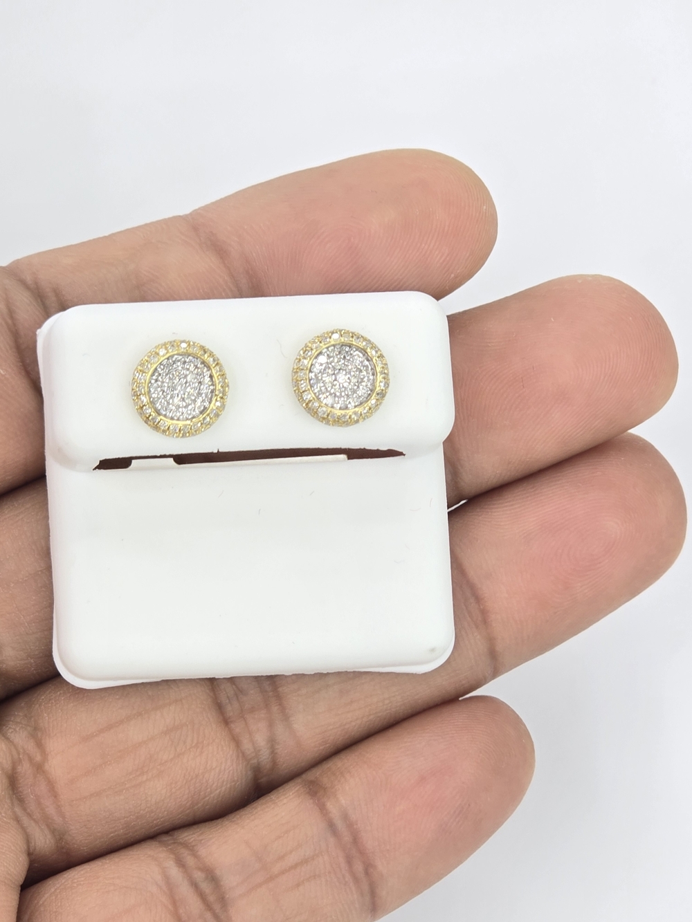 Real Diamond 10kt Gold Round Stud Earring